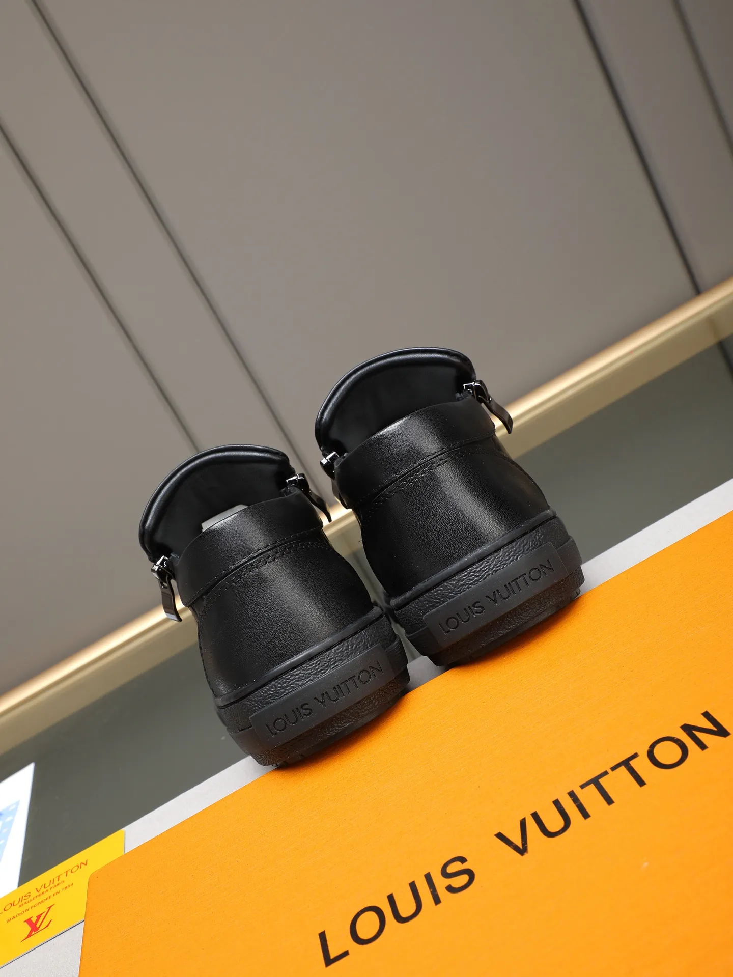 The main recommended model👍👍👍PP440 is the new LOUIS VUITTON [Luden Yiwei]——LV upper [Lv]🇮🇹Imported first-layer cowhide embossed🇩🇪Breathable sheep lining ➕Non-slip and wear-resistant outsole. Every man's identity is reflected in his elegant and stable upper shoes🚶🏻🚶🏻📯 No matter the wind or rain, the shoe last remains unchanged and can stand the test of time🔍️. ——Code number: 38-44 (45 can be customized)